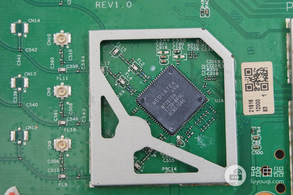 友讯DIR-878拆机揭秘AC1900无线路由器