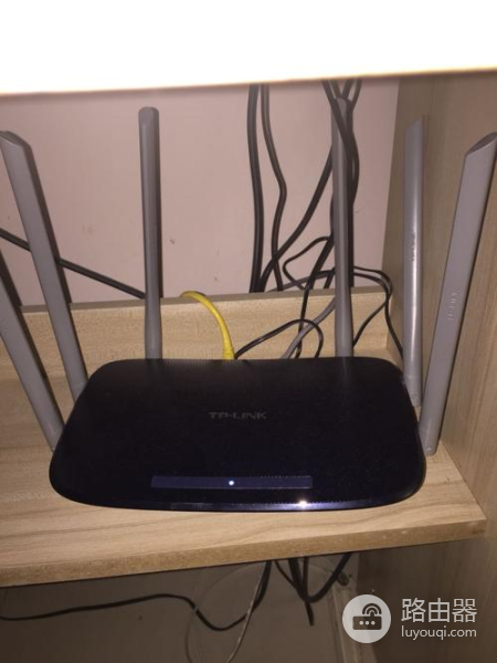 电脑WiFi路由器假死用不了的解决办法(路由器假死有几种不碰路由器方法恢复)