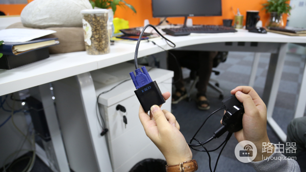 教你操作把手机投到电脑方法(如何把手机与电脑连接)