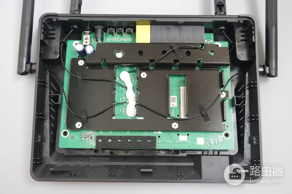 友讯DIR-878拆机揭秘AC1900无线路由器