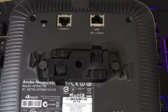 aruba路由器怎么卡入支架（aruba路由器卡入支架方法）