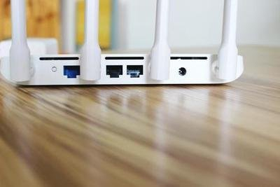 边缘路由器和普通路由器哪个好(边缘路由器和普通路由器推荐哪个)