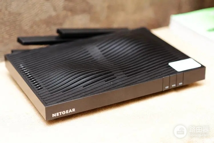 netgear r8500插了网线没反应怎么办（netgear r8500插了网线没反应怎么解决）