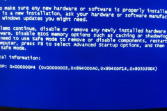 华硕台式电脑重置BIOS后蓝屏如何解决