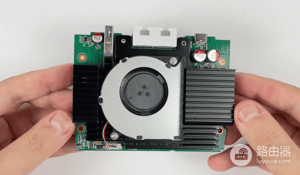 透明天线+wifi 7华为X3 Pro如何兼顾颜值与性能？