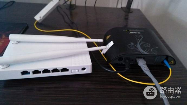 别再把无线路由器放到弱电箱里了(无线路由器如何不放弱电箱内)