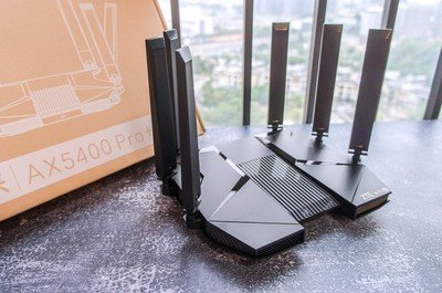 路由器蓝色灯一直亮正常吗（路由器蓝色灯一直亮是否正常）