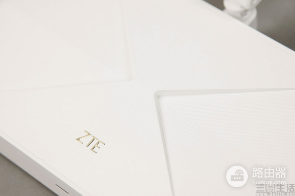 亲民高性能Mesh路由器：中兴AX3000巡天版评测