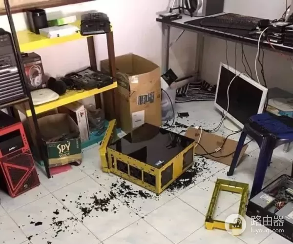 家里有人沉迷电脑(沉迷于电脑)