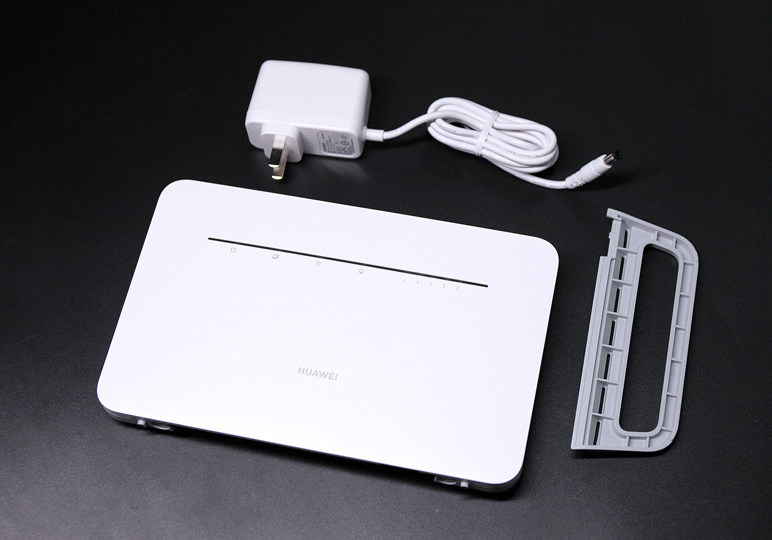 华为4G路由2 Pro评测:双管齐下 永不断网,如何做到1加1大于2的?