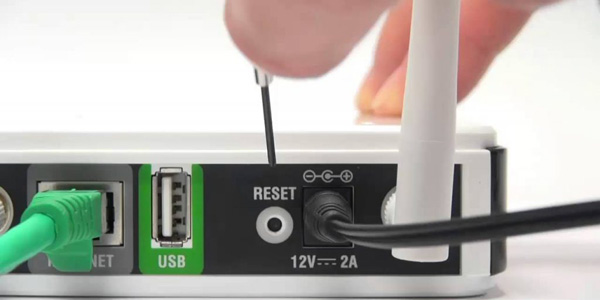 路由器的reset（重置按钮）如何使用