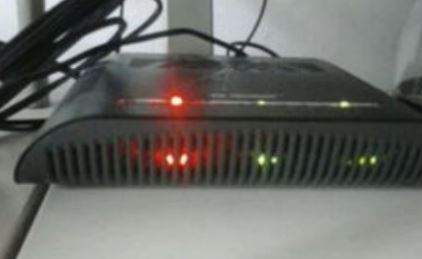 路由器一直亮红灯无法上网怎么回事