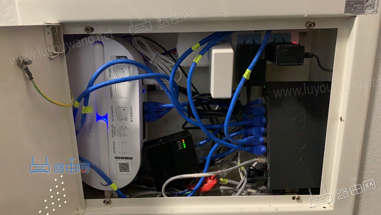 可以把家里的无线路由器放进弱电箱么?