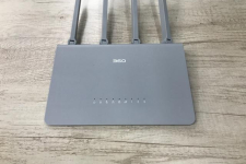 360v2路由器如何拆开外壳（360v2路由器拆开外壳方法）