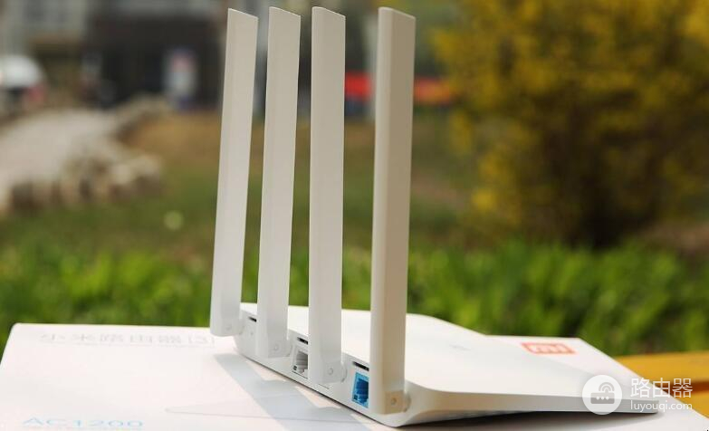 300带宽需要使用什么样的路由器（300带宽适合使用哪种类型的路由器）