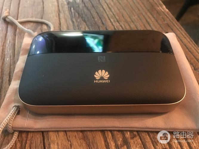 华为4g路由2pro底座怎么拆(华为4g路由2pro底座拆方法)